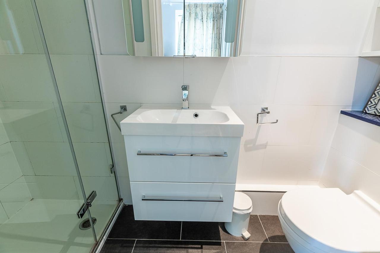 Joivy Stunning 3 Bed, 2 Bath House With Garden And Rooftop Terrace Lägenhet London Exteriör bild